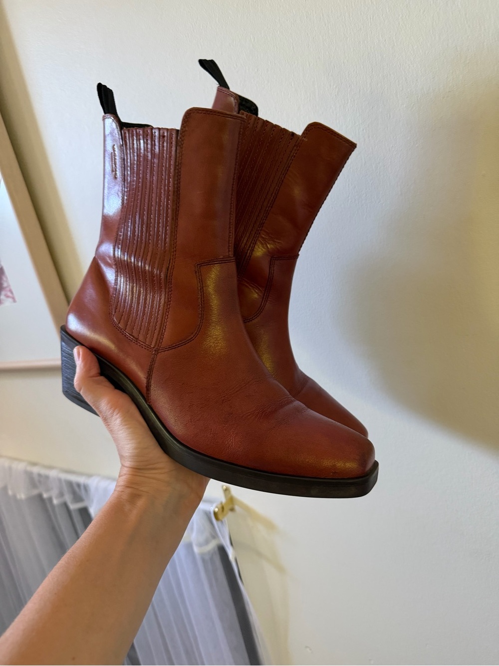 Vagabond Leather Mid-Heel Chelsea Boots in Brown - Picture 4 of 10